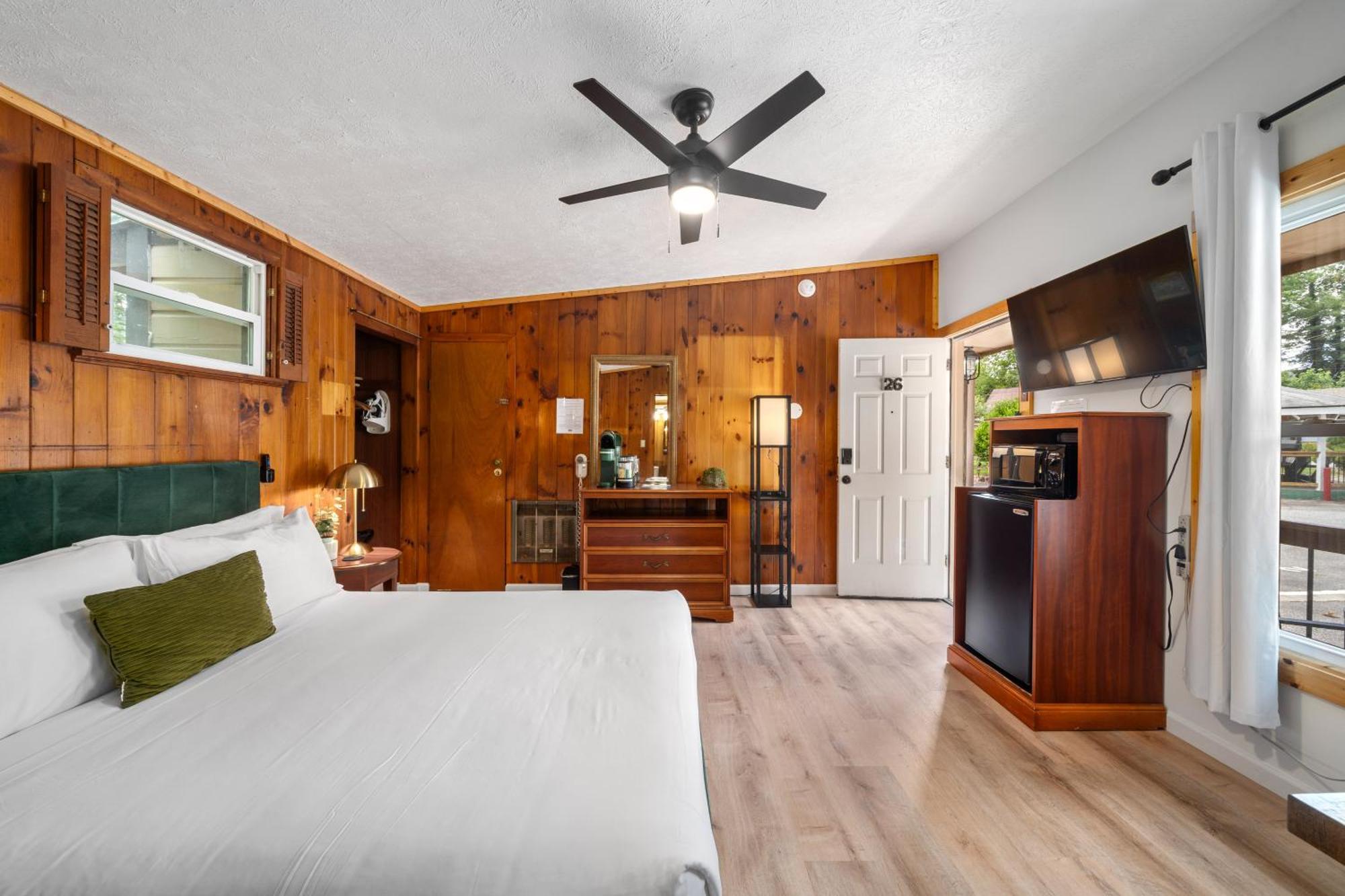 Cedarwood Inn Hendersonville Extérieur photo