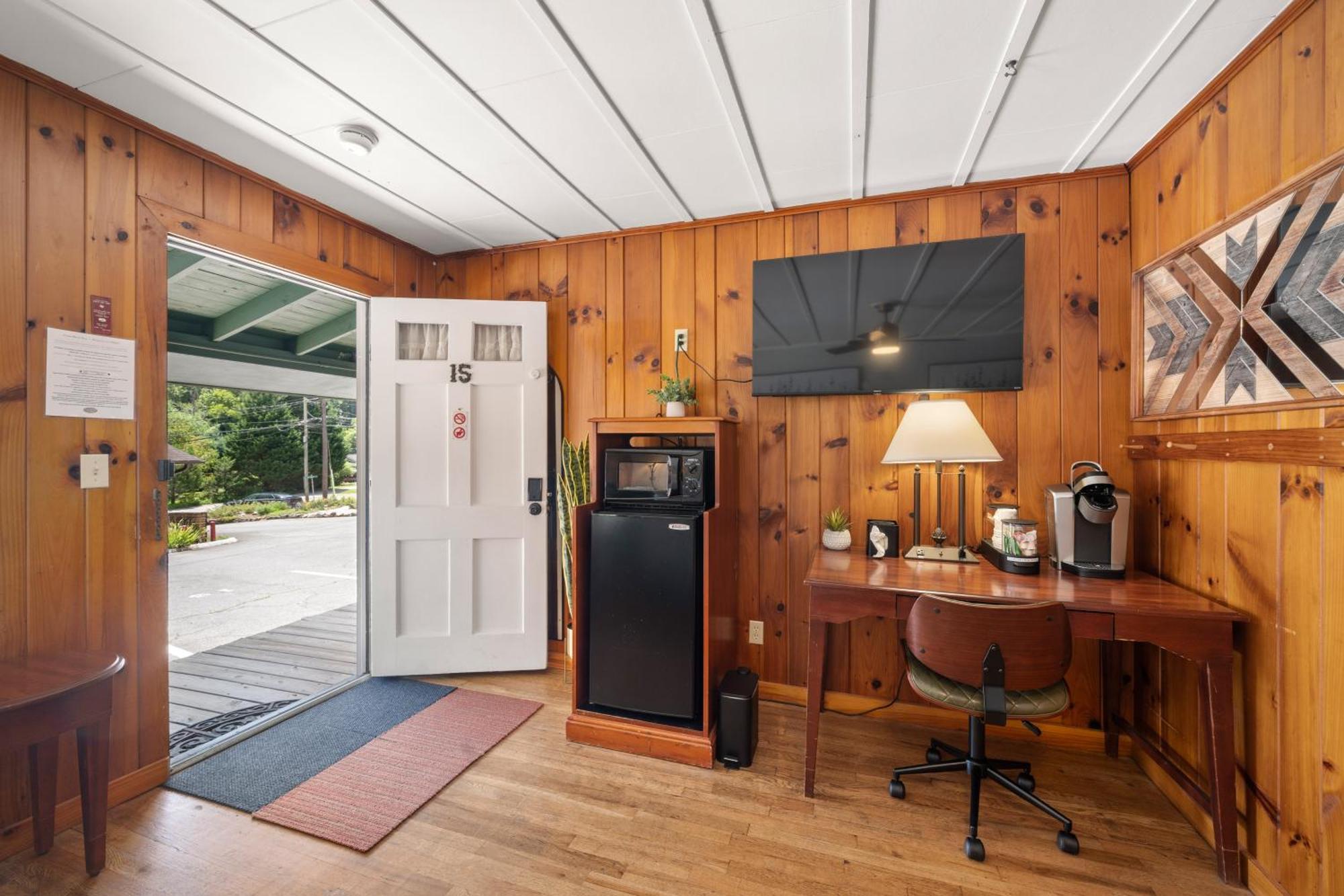 Cedarwood Inn Hendersonville Extérieur photo