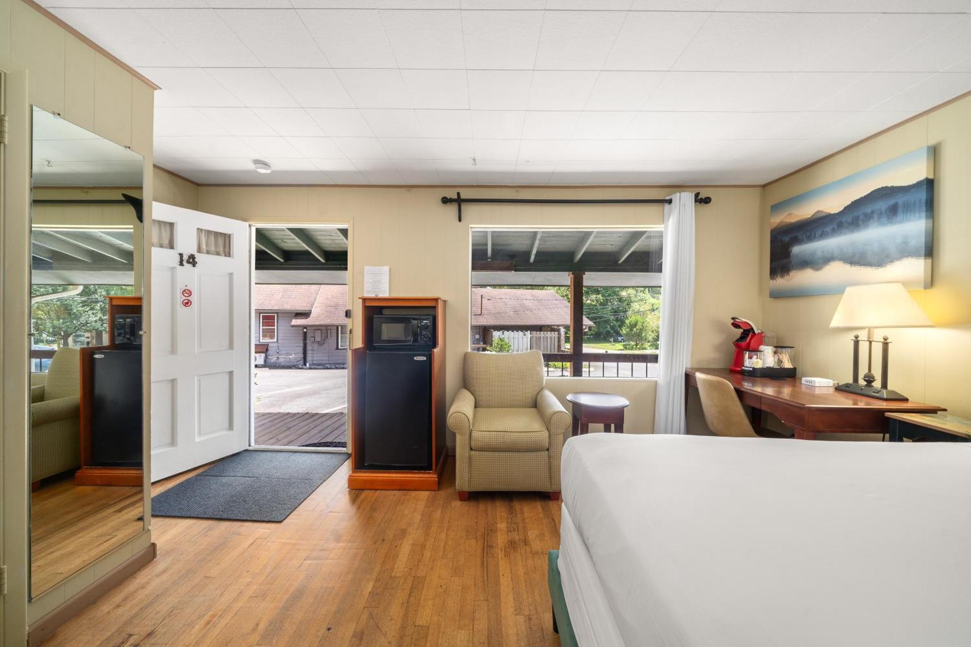 Cedarwood Inn Hendersonville Extérieur photo