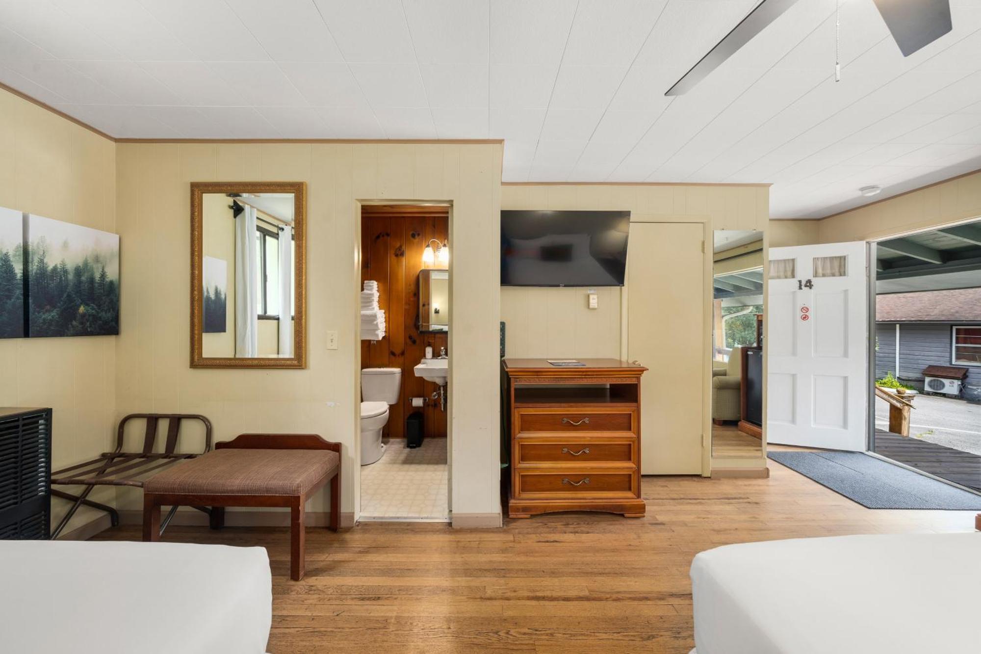 Cedarwood Inn Hendersonville Extérieur photo