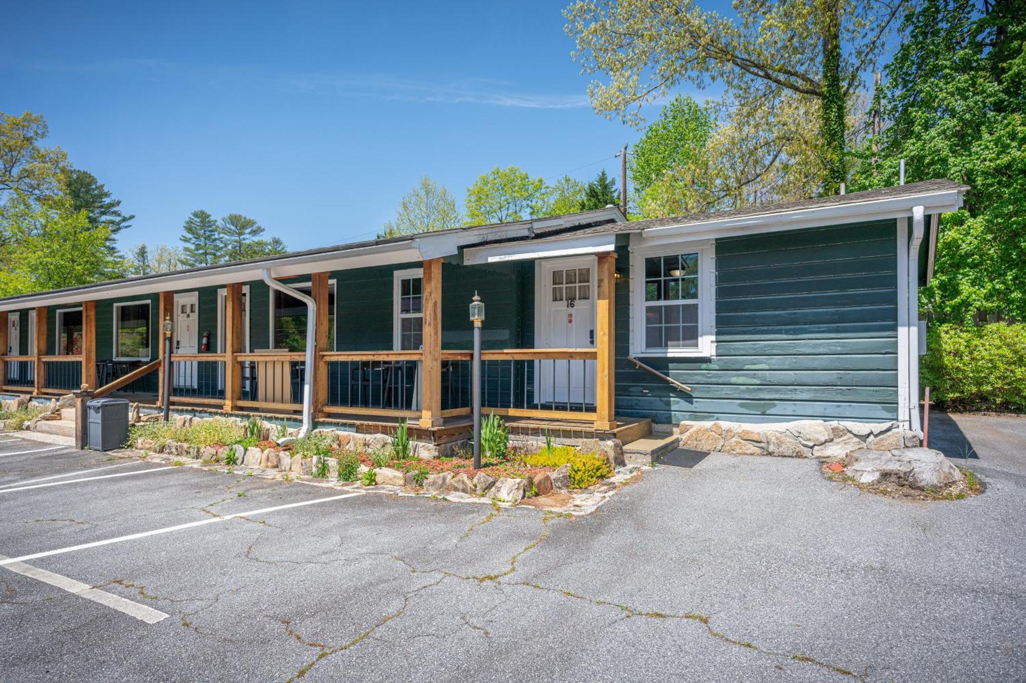 Cedarwood Inn Hendersonville Extérieur photo