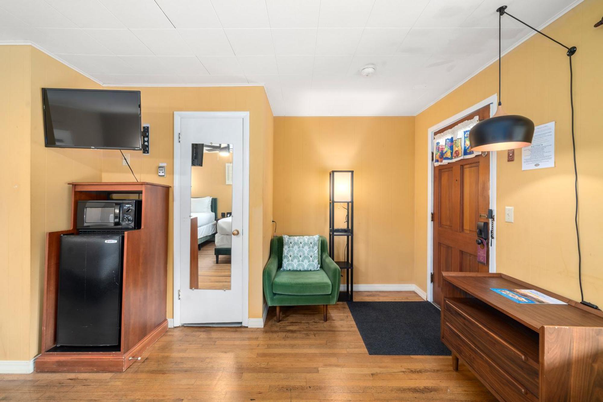 Cedarwood Inn Hendersonville Extérieur photo
