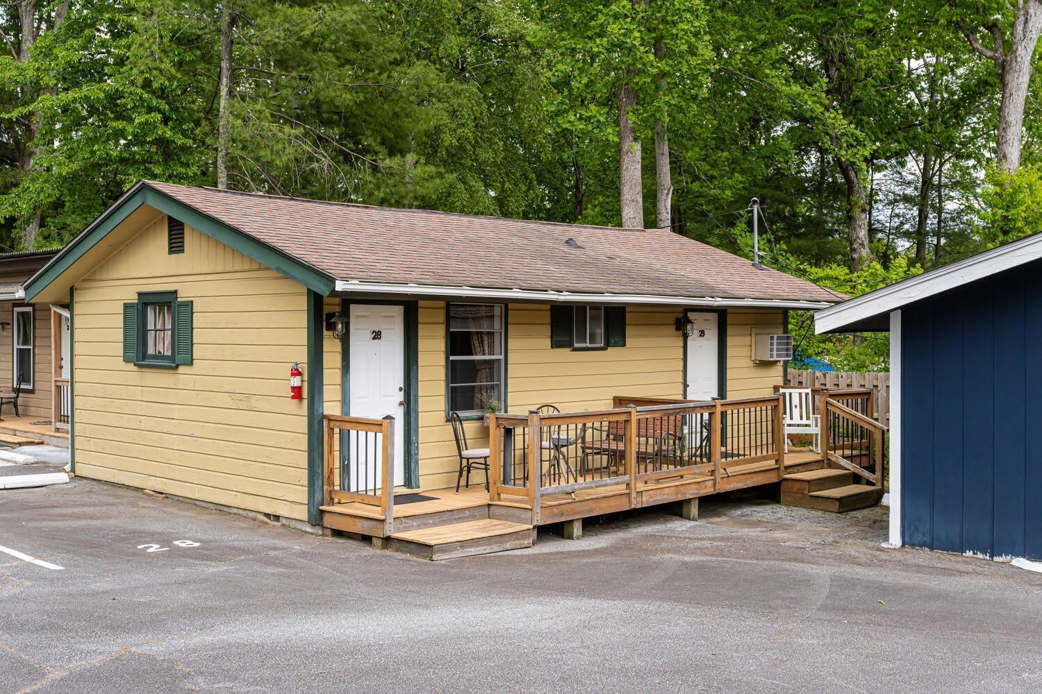 Cedarwood Inn Hendersonville Extérieur photo