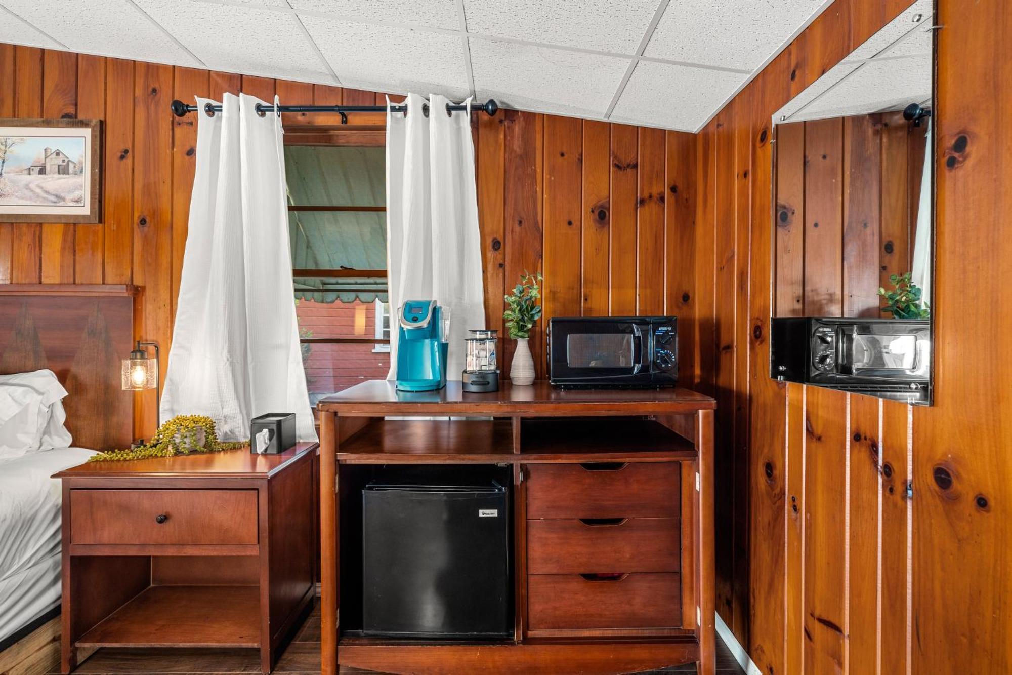 Cedarwood Inn Hendersonville Extérieur photo